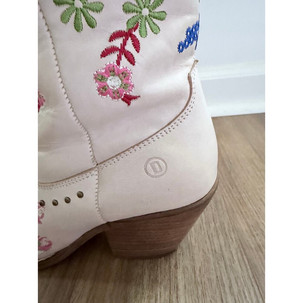 Anthropologie Dingo Poppy White Floral Embroidered Western Boots-Size 7.5 - Picture 5 of 9